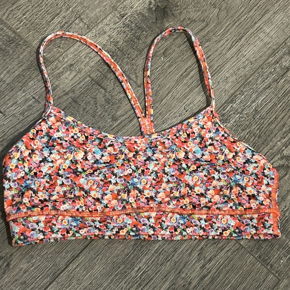 Lululemon Flow Y sports bra - Picture 1 of 6